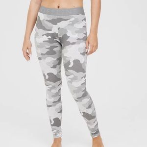 Offline By Aerie OG Logo Camouflage Full Length Athletic Legging Size Medium
